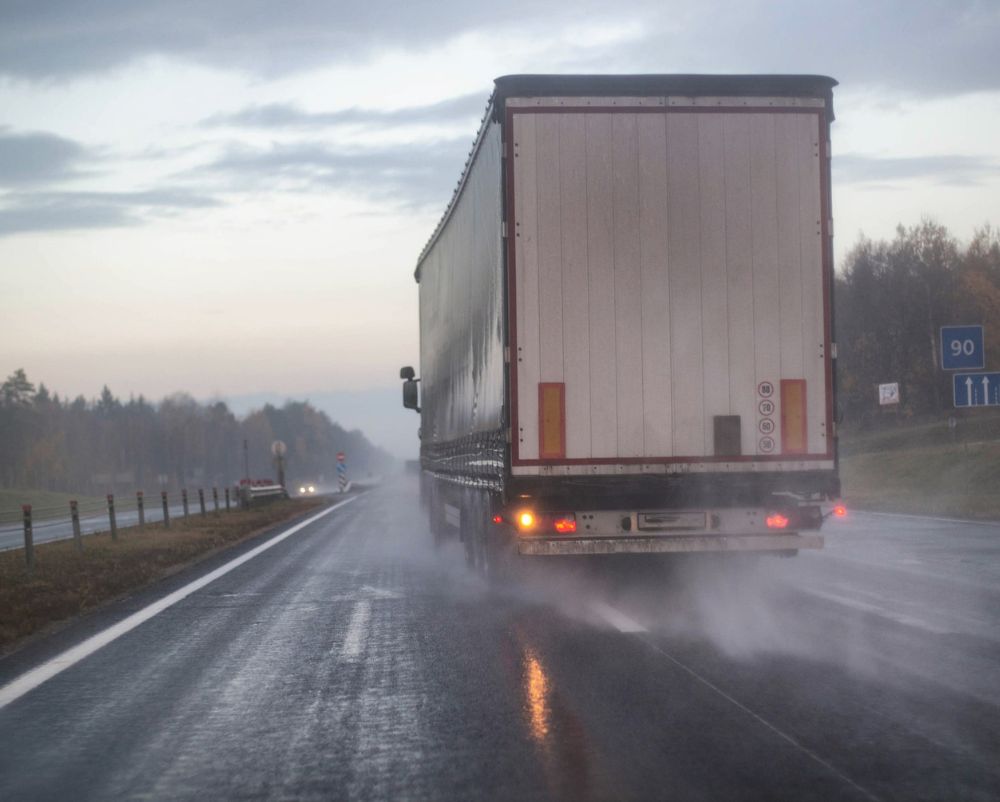 Truck Accident Lawyer Plantation, FL - Moving truck